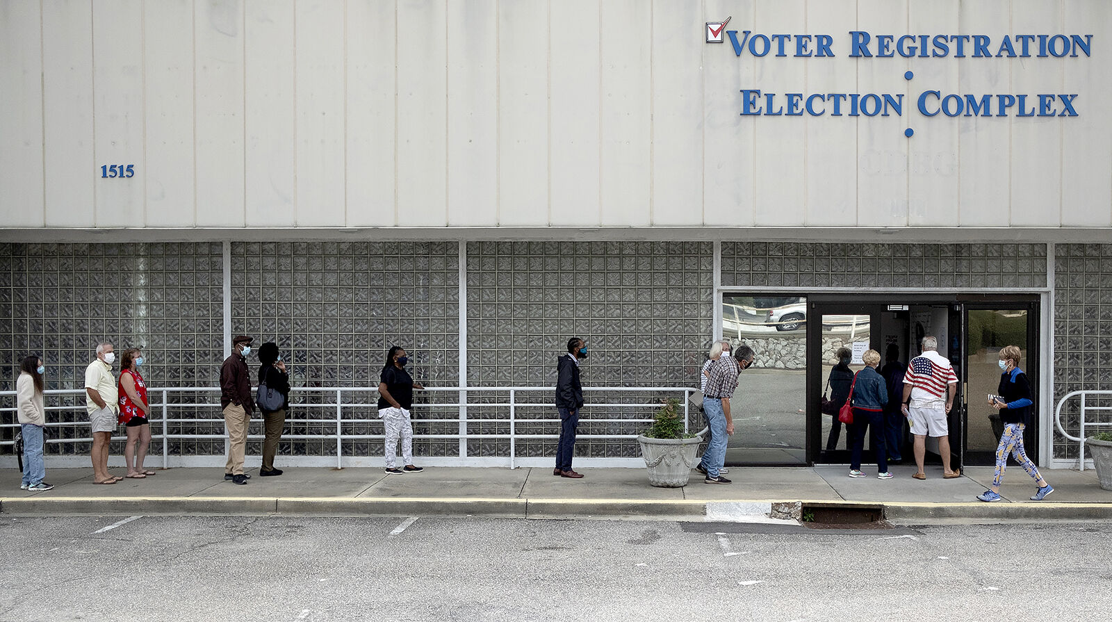 1027 early vote_JM03.JPG